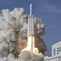 Succès du vol inaugural du Falcon Heavy de SpaceX : un changement de paradigme ?