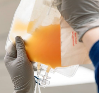 La Food and Drug Administration délivre une autorisation d’utilisation d’urgence pour le plasma de convalescent. La Food and Drug Administration délivre une autorisation d’utilisation d’urgence pour le plasma de convalescent.