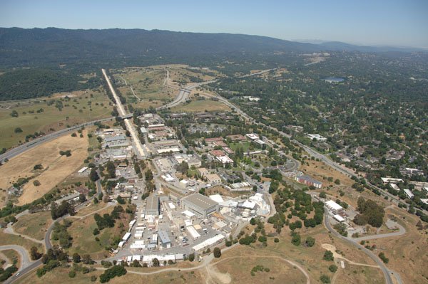 Stanford Linear Accelerator Center (SLAC) : chiffres clefs et bilan dans le cadre du départ annoncé de son directeur