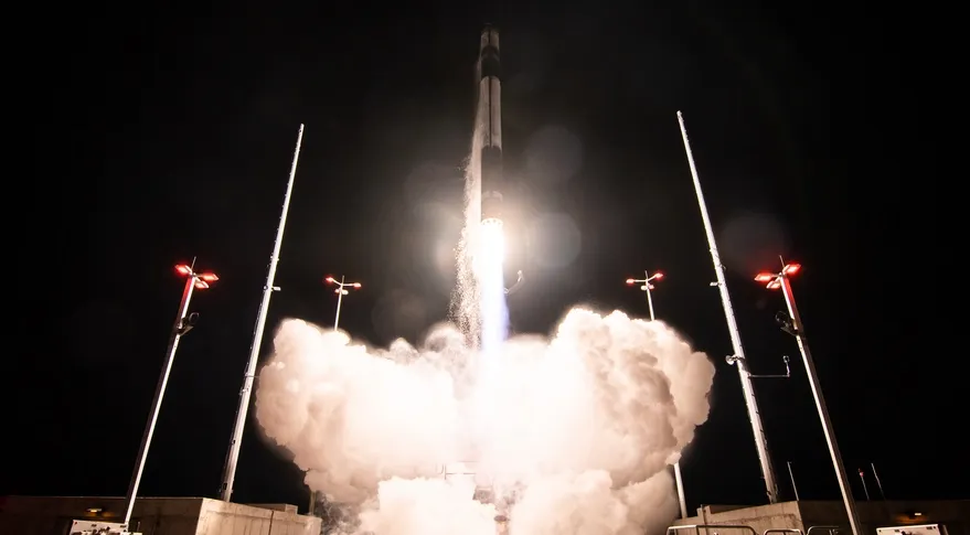 Premier lancement depuis le sol américain réussi pour Rocket Lab