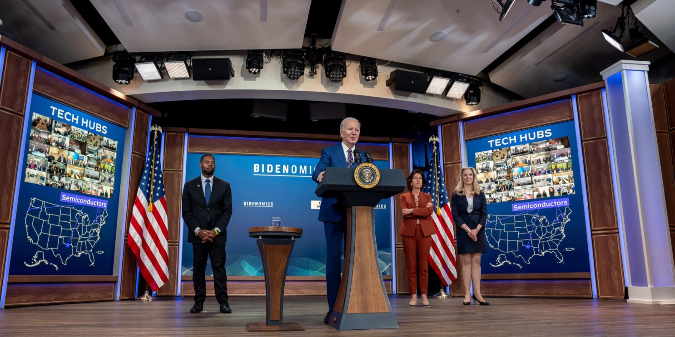 Le président Joe Biden annonce la désignation des nouveaux Tech Hubs avec les cadres de son administration le 23 octobre. Crédit : Maison Blanche.